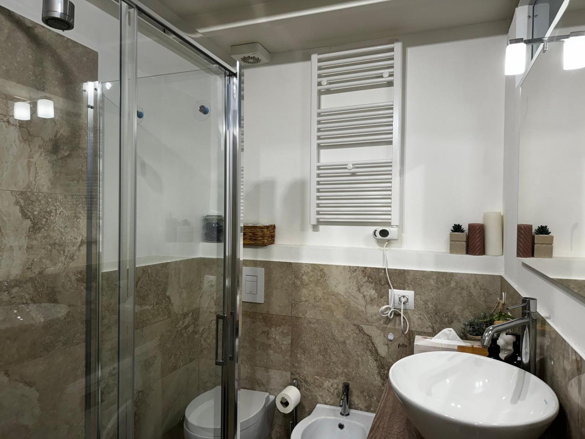 Regina Milano In Corso Lodi - Sky Tv, Wifi E Breakfast Box Apartment Exterior photo